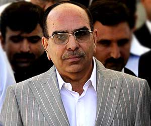 Malik Riaz indicted for contempt of court