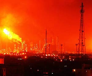 At least 19 dead in Venezuela oil refinery explosion At least 19 dead in Venezuela oil refinery explosion