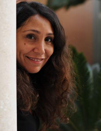 Woman beats the odds to make Saudi Arabia's first film