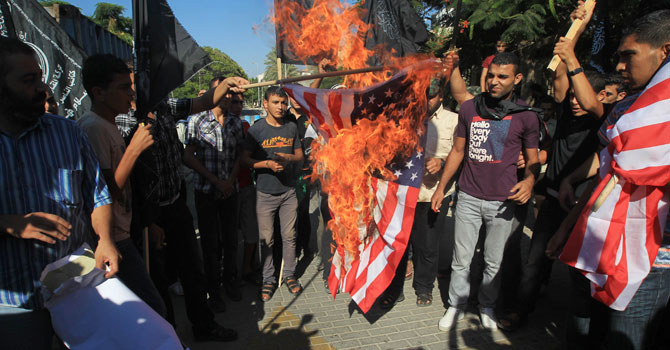 US-flag-burn-AFP-670
