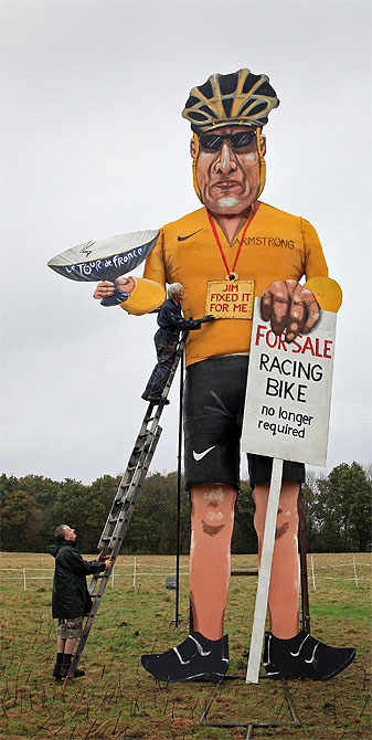 armstrongafp lance armstrong, armstrong effigy, Edenbridge Bonfire Society, cycling