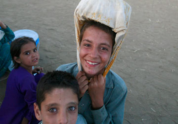 Pakistanis happier than Indians and Americans: survey