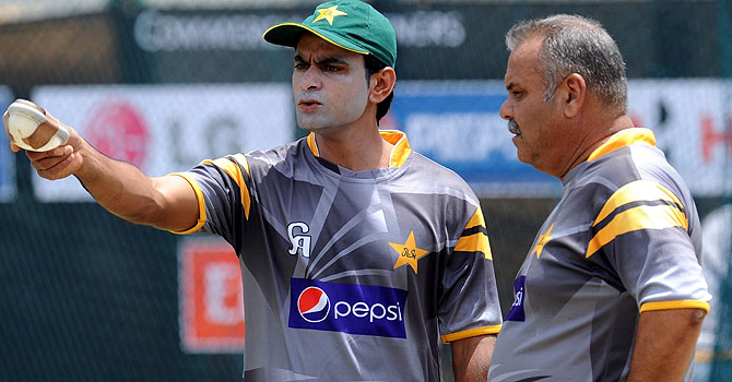 hanif mohammad, hanif mohammad dav whatmore, pakistan cricket, mohammad hafeez, national t20 cup, lahore lions, mohammad yousuf, pcb, pakistan cricket board, pakistan cricket