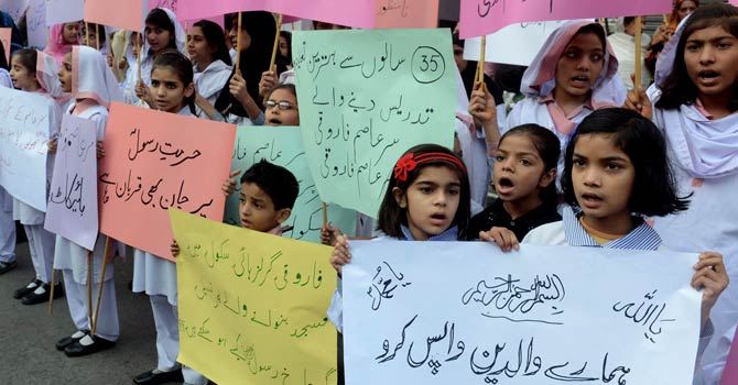 lhr_schoolchildren- afp -670