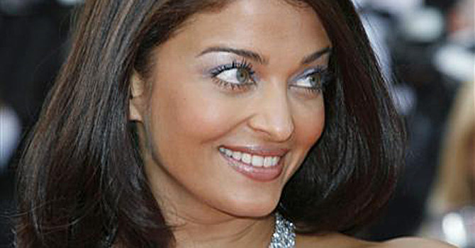 Bollywood actress Aishwarya Rai arrives for an evening gala screening of Chinese director Wong Kar Wai's in-competition film ''My Blueberry Nights'' at the 60th Cannes Film Festival May 16, 2007. Rai is to star alongside Hollywood actor Steve Martin in the upcoming sequel to the 2006 movie ''The Pink Panther'', an Indian newspaper reported on Friday. — Reuters Photo