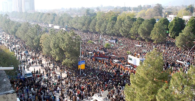 qadri-long-march-address-online-670