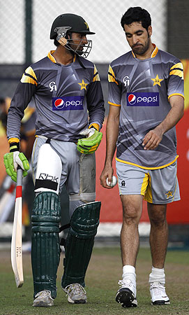 umar gul, pakistan south africa test series, geoff lawson, lawson gul, pakistan south africa series, pakistan south africa t20s, pakistan south africa t20 series, pakistan south africa kingsmead, ab de villiers, dav whatmore, whatmore, pakistan south africa test series, pakistan's tour of south africa, pakistan south africa series, pakistan south africa odis, moin khan, moin khan whatmore, pakistan cricket, dawn cricket, pakistan south africa coverage, pakistan cricket, pakistan south africa 1st t20 wash out, pakistan south africa 1st t20, pakistan south africa durban