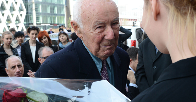 89 year old Simcha “Kazik” Rotem is welcomed as he revisits the sewer where he and dozens of comrades escaped the Nazis during the Warsaw ghetto uprising 70 years ago. The Warsaw getto was established October 1940 as the largest of all Jewish gettos in Europe during World War II.  —AFP Photo