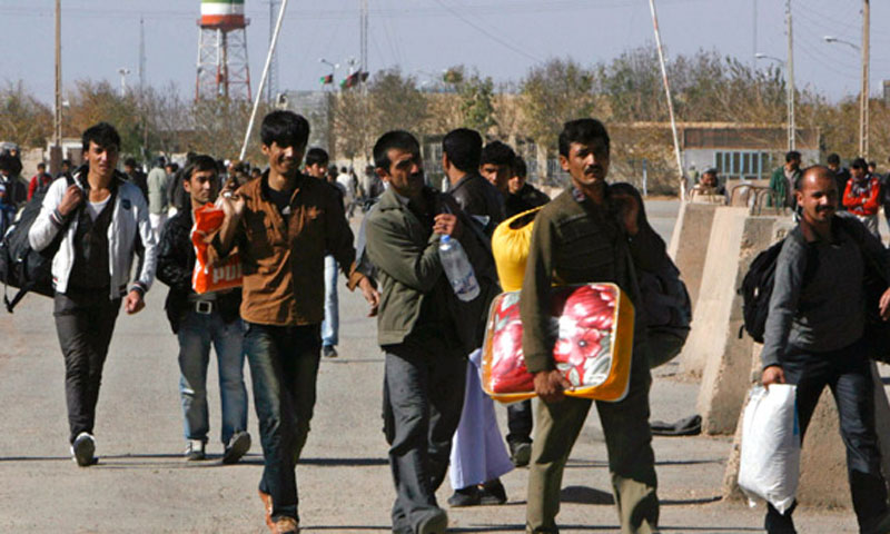 Afghan refugees in Iran face increasing persecution: HRW - World - DAWN.COM