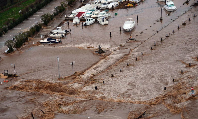 Historic floods kill two in southeastern France - World - DAWN.COM