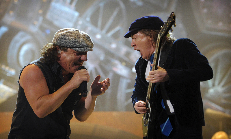 AC/DC rock on without guitarist Malcolm Young - DAWN.COM