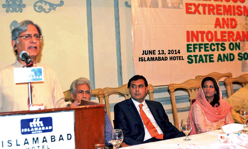 'مذہبی انتہا پسند ملک تباہ کرنے پر تلے ہوئے ہیں'