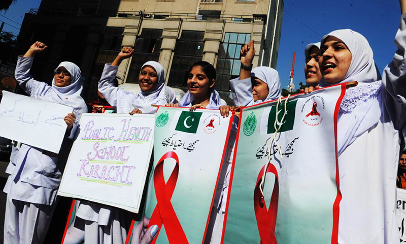 1,029 mothers, 211 kids contract HIV/Aids - Pakistan - DAWN.COM