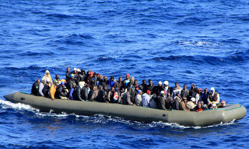 135,000 refugees reached Europe by sea - Newspaper - DAWN.COM