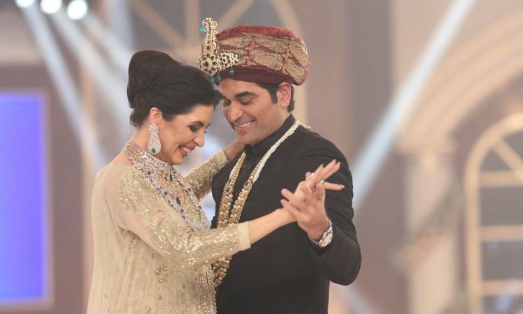 Humayun Saeed's ramp moment with Sabina Pasha made him a happy man!