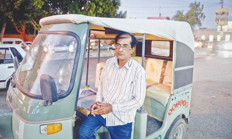 Sheikh Raksha Driver Lata Mangeshkar and Karachi’s rickshaw driver - Newspaper - DAWN.COM