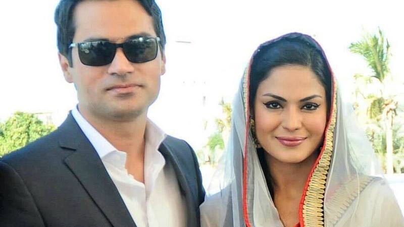 In surprise move, Veena Malik declares she's now devoting herself to Islam