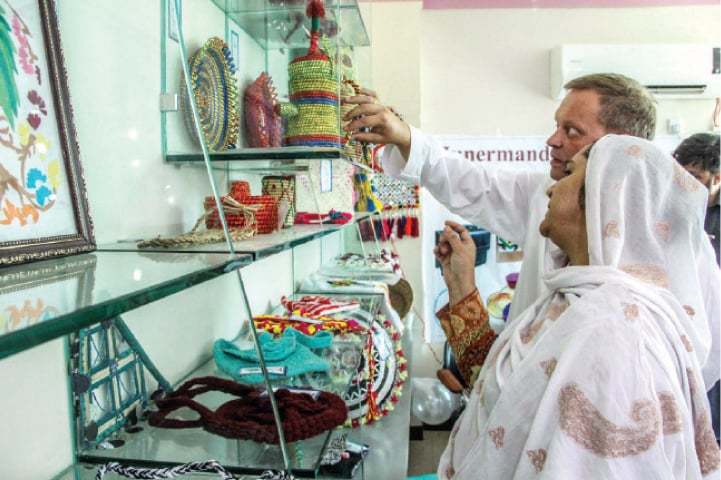 Khyber pakhtunkhwa art and craft image