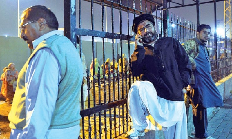 Relatives mourn victims of PK-661 - Newspaper - DAWN.COM