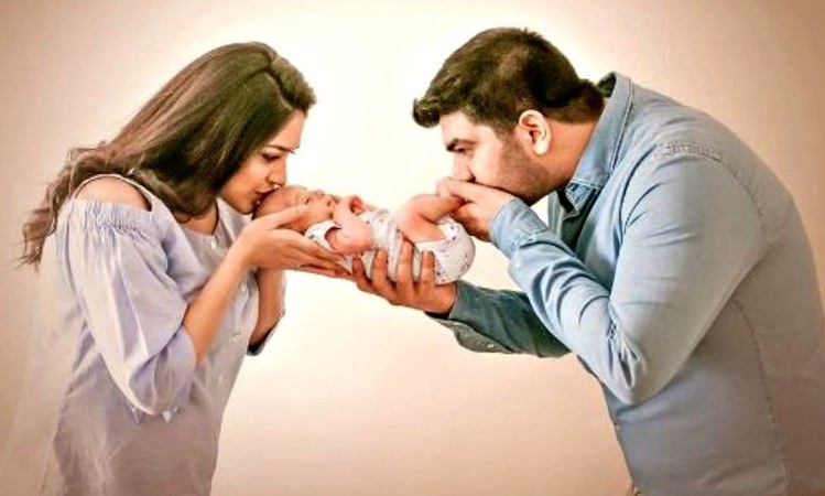 Sanam Jung just revealed the sweetest photos of her baby girl
