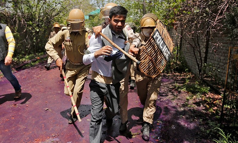 Indian-controlled Kashmir chief minister advocates dialogue with separatists to contain situation Indian-controlled Kashmir chief minister advocates dialogue with separatists to contain situation
