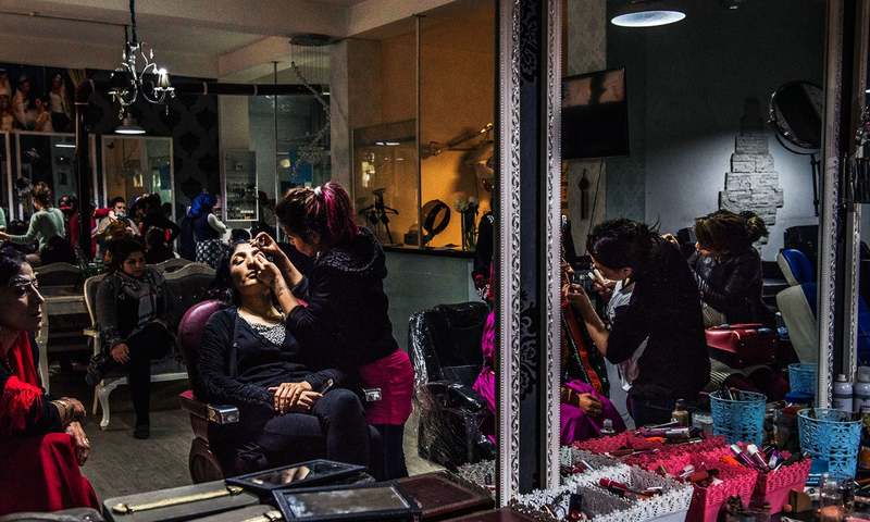 afghan-beauty-parlours-are-a-sanctuary-for-city-women-world-dawn-com