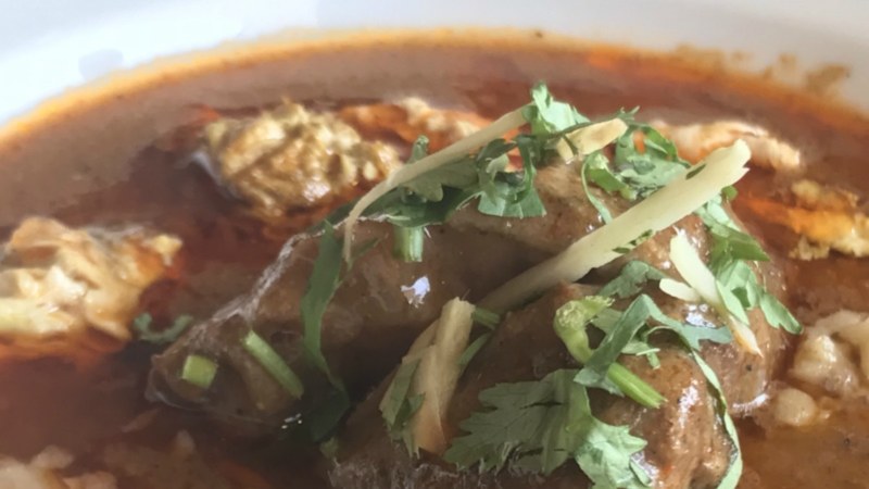 Weekend Grub: Islamabad is going crazy over Dilli Darwaza's nihari this Ramazan