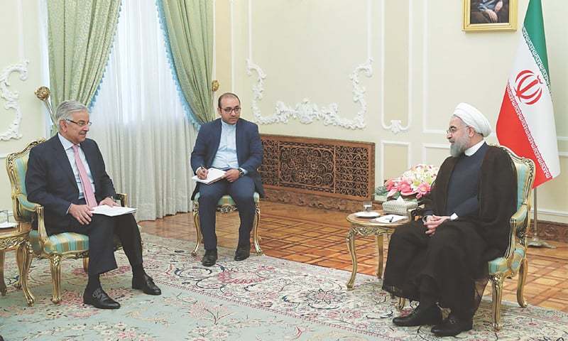 Iranian, Pakistani FMs Discuss Bilateral Ties Iranian, Pakistani FMs Discuss Bilateral Ties