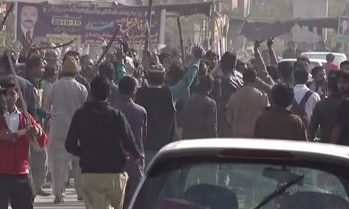 Residents of Kasur protest in anger over police inaction following the alleged rape and murder of an eight-year-old girl. ─ DawnNews
