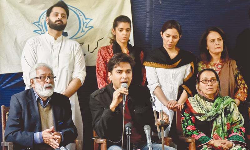 SINGER Shehzad Roy speaks to reporters at the Karachi Press Club on Thursday. Artists and social activists pledged to spread awareness among children so that no other child goes through what Zainab Amin had to in Kasur.—Fahim Siddiqi White Star
