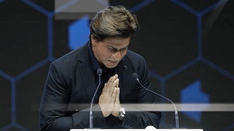 Shah Rukh Khan accepts Crystal Award, thanks his wife, daughter and sister for "bringing him up well"