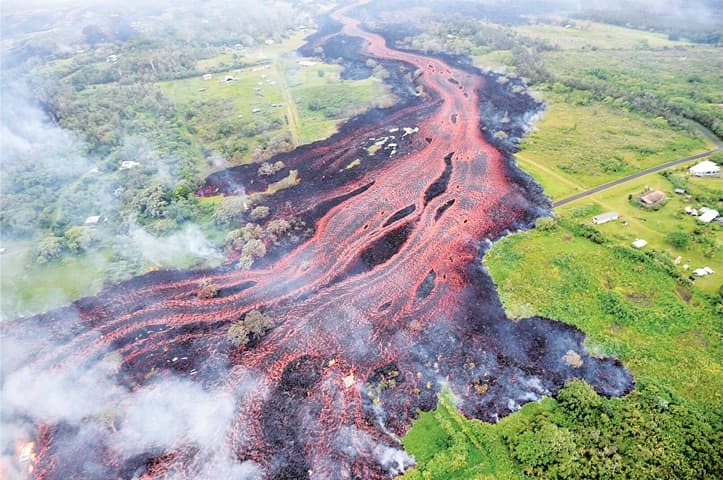 Volcano Injury Hawaii reports first serious injury from volcano - Newspaper - DAWN.COM