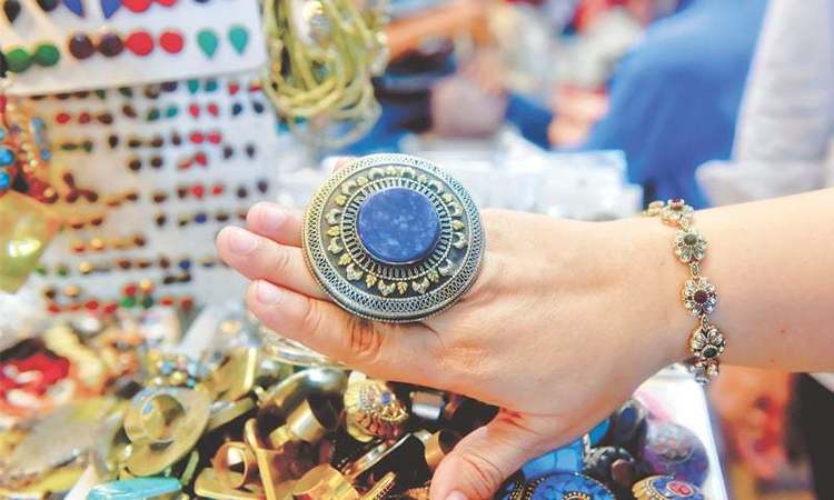 Zainab Market's a favourite among foreigners for its Sindhi handicrafts