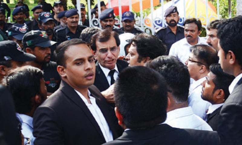 Whistleblower says LHC senior officials are forcing him to withdraw his petition against promotions. — File photo