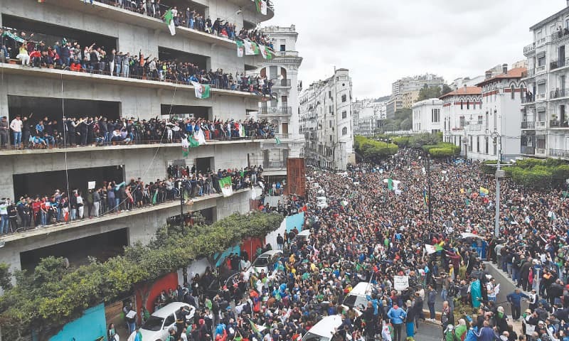 Algeria orders early holidays to deter student-led protests Algeria orders early holidays to deter student-led protests