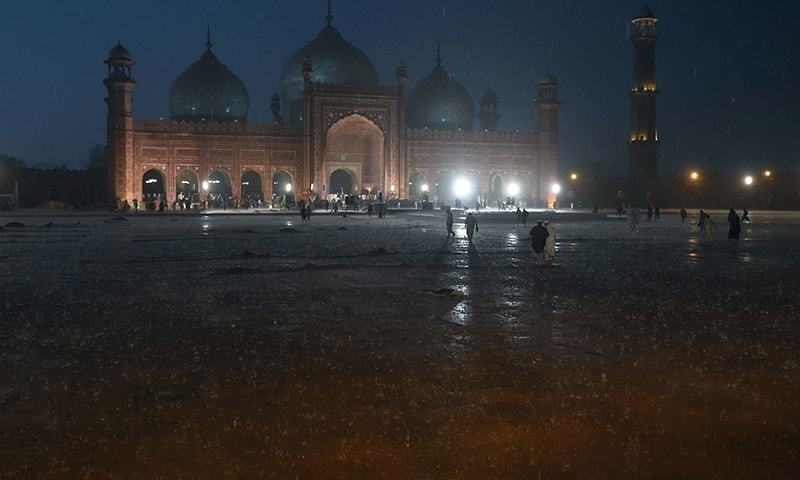 Six more die as rains continue across country - Pakistan - DAWN.COM