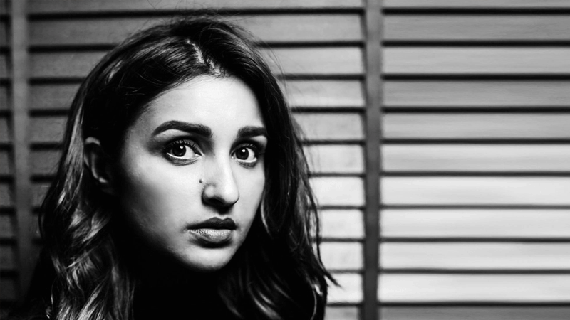 parineeti-chopra-roped-in-for-indian-remake-of-the-girl-on-the-train