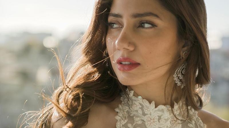 No, Mahira Khan didn't get engaged in Turkey last month