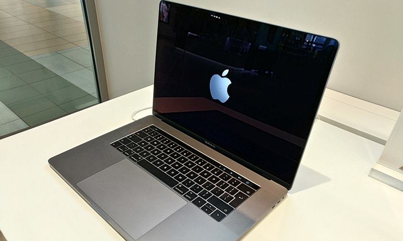 Apple recalls Macbook Pros over battery fire risk - Tech - DAWN.COM