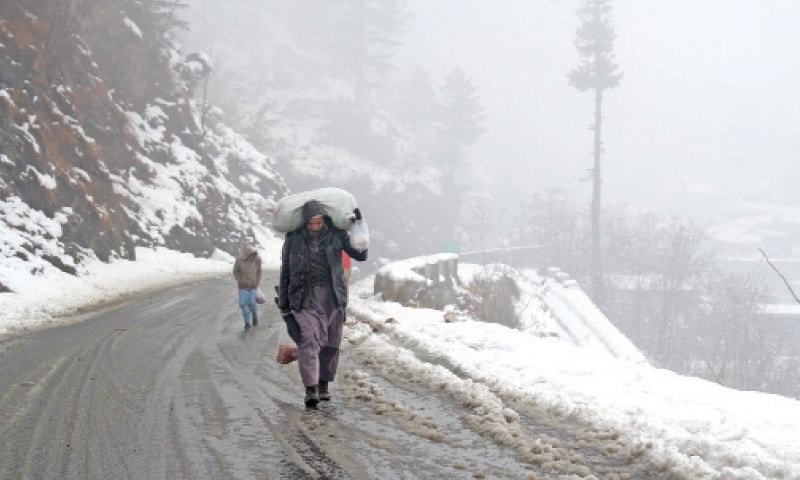 Three tourists die after being trapped in snowfall in Upper Kohistan