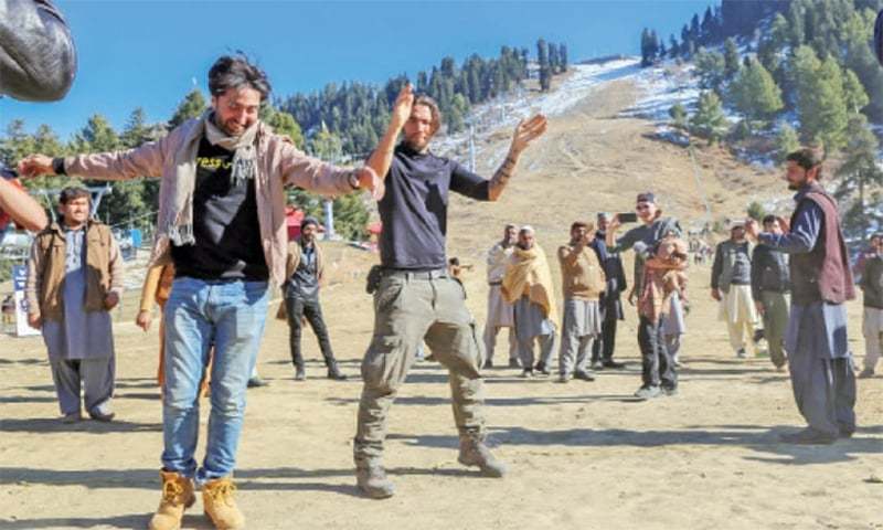 Snowboarding festival kicks off in Malam Jabba - Newspaper - Vimarsana News