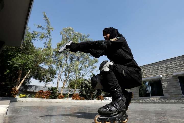 Police rollerblade unit prepares to zero in on criminals in Karachi - Pakistan - Vimarsana News