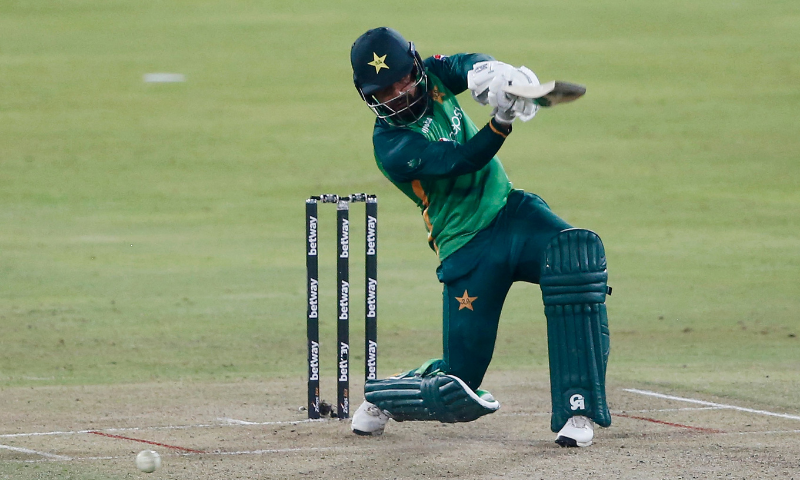 Pakistan beat South Africa off last ball after Babar century