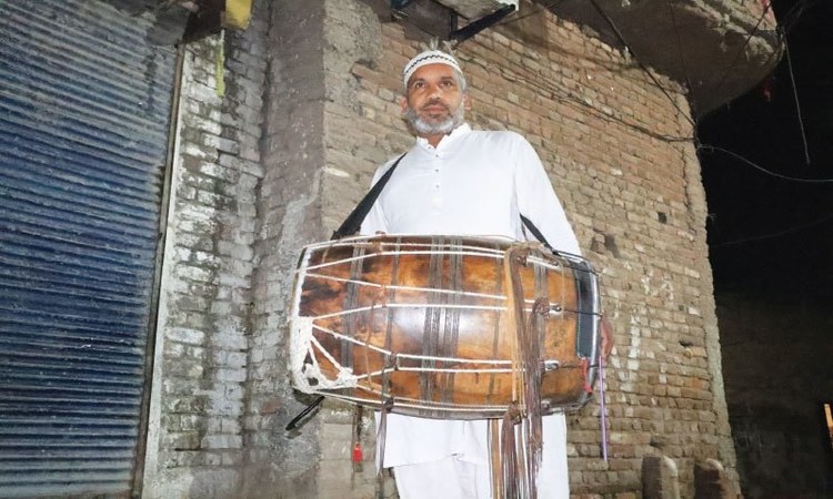 Technology and lifestyle changes pose challenges to the dholwallahs waking up people for sehri