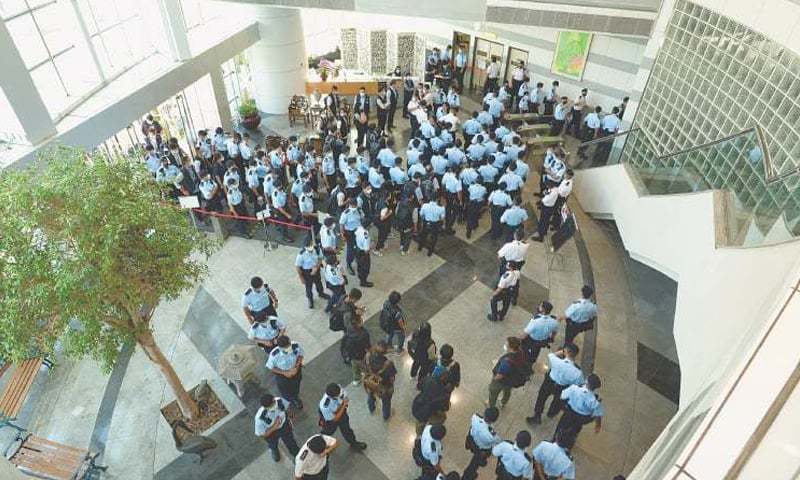 Police raid anti-Beijing newspaper in Hong Kong, arrest five - Newspaper - Vimarsana News