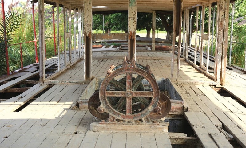 HERITAGE: OLD LADY IN THE WATER - Newspaper - Vimarsana News