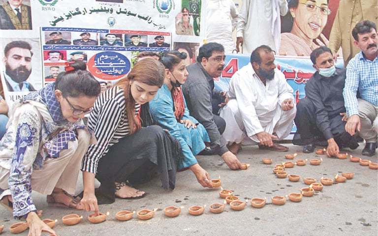 '2,355 policemen fell fighting crime in Sindh' - Newspaper - Vimarsana News
