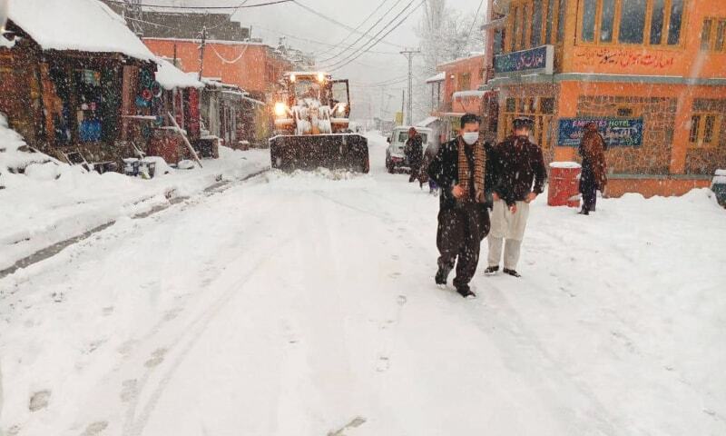 Snowfall, rain turn weather cold in parts of KP - Newspaper - Vimarsana News
