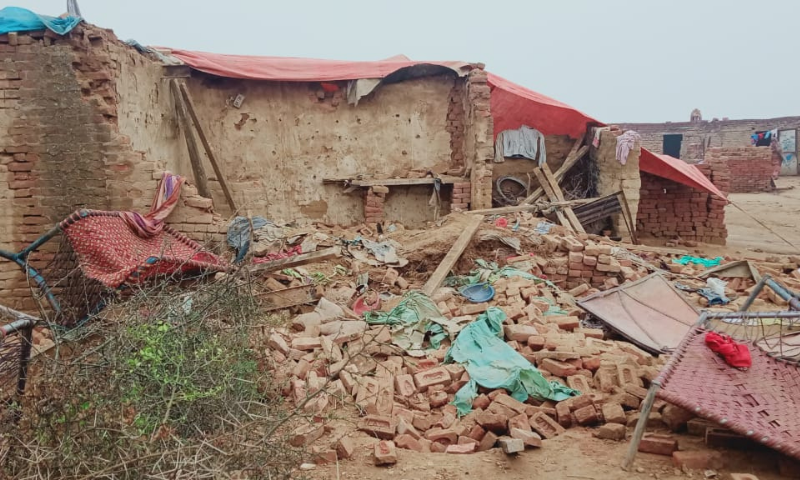Woman, two daughters killed in roof collapse - Newspaper - Vimarsana News