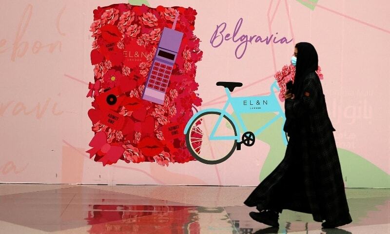 A sea of red in Saudi shops — but don't mention Valentine's - World - Vimarsana News